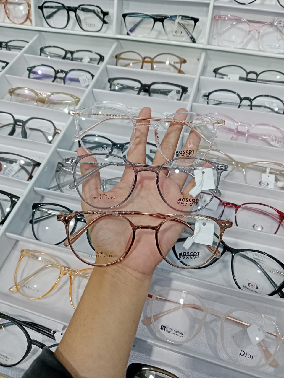 MOSCOT